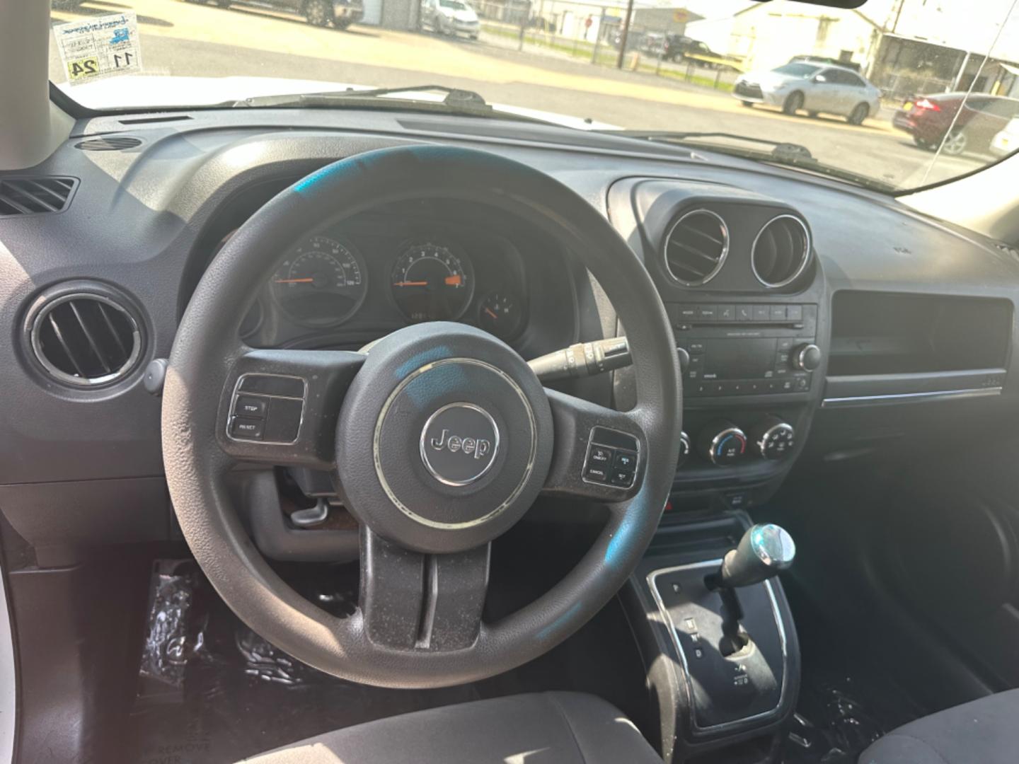 2017 Jeep Patriot (1C4NJPBB4HD) , located at 419 N 18th St., Monroe, LA, 71201, (318) 410-9250, 32.514370, -92.105133 - Photo#2